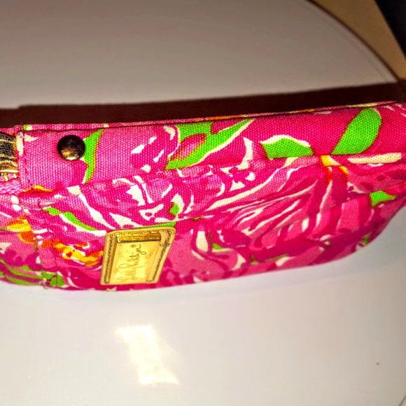 PINK PULITZER PERFECTION: PICK UP PROMPTLY! Lilly P. Beautiful ID Phone Wristlet - Picture 14 of 15